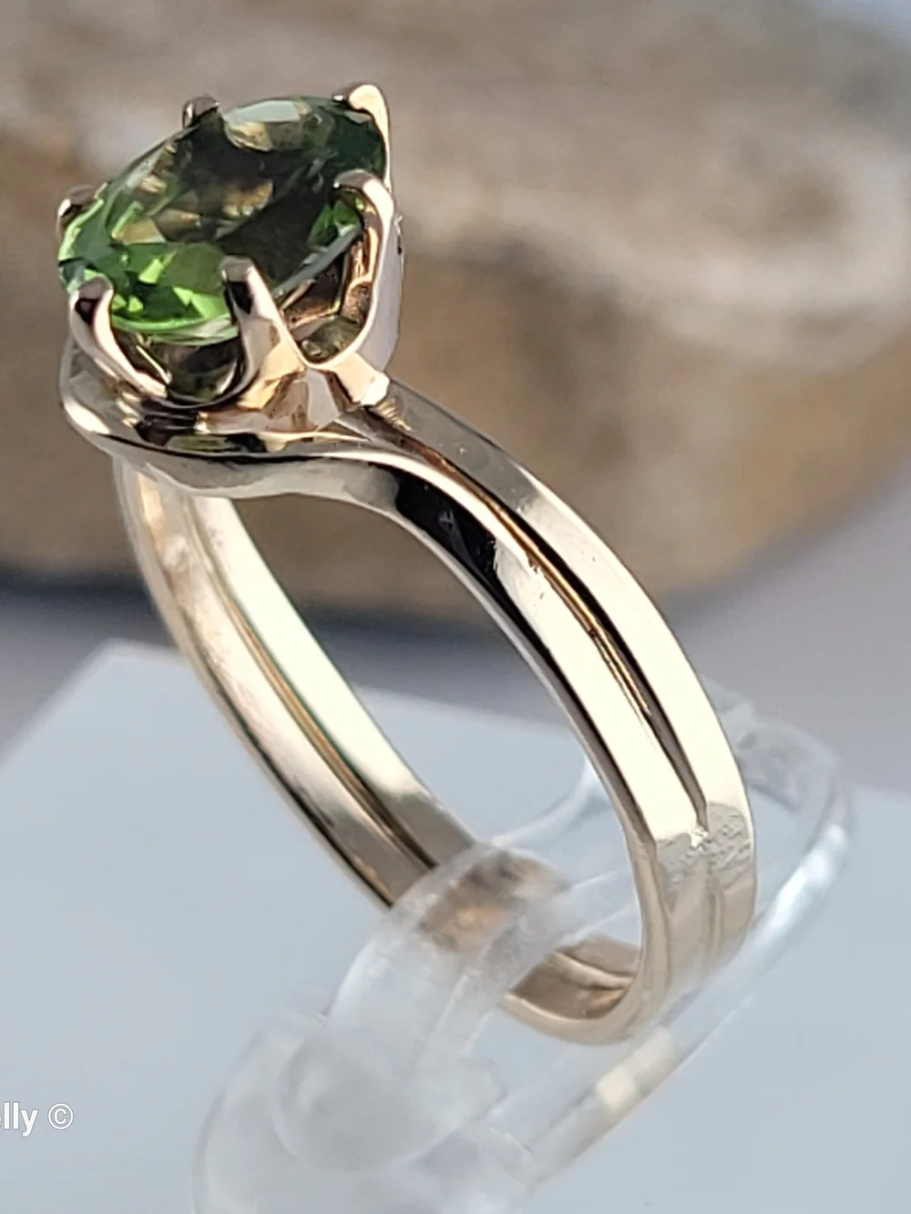 14K Yellow Gold Peridot Cocktail Ring Size 6 - Solid Gold! 👌🎁